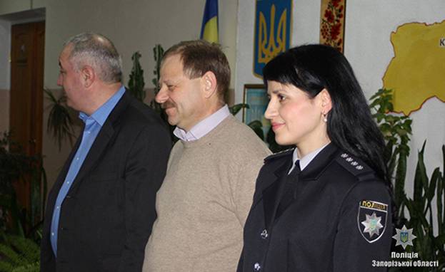 Запорізькі поліцейські влаштували свято для дітей, позбавлених батьківського тепла