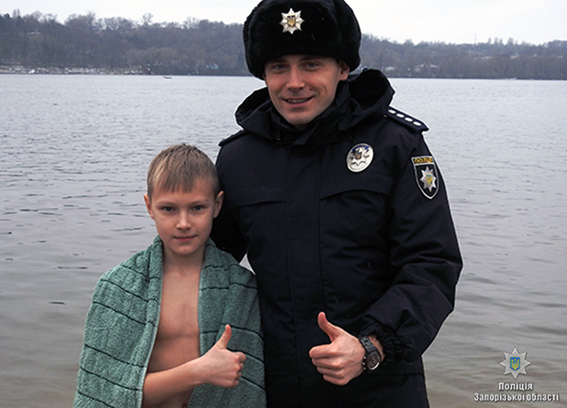 Запорізькі поліцейські нагадали правила безпечного святкування