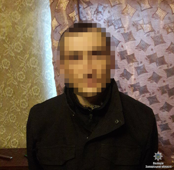 У Запоріжжі поліцейські вилучили арсенал зброї та наркотики