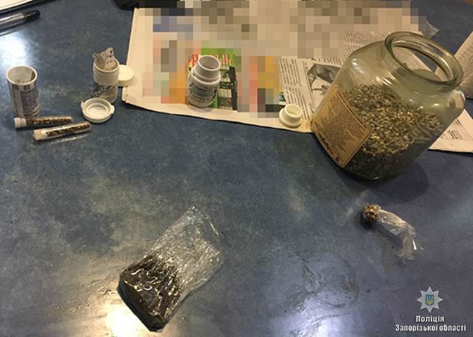 Запорізькі поліцейські вилучили наркотики вартістю майже півмільйона гривень