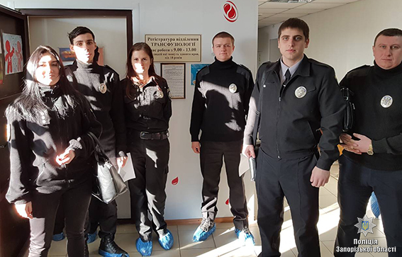 На Запоріжжі поліцейські здали кров пораненим колегам та учасникам АТО