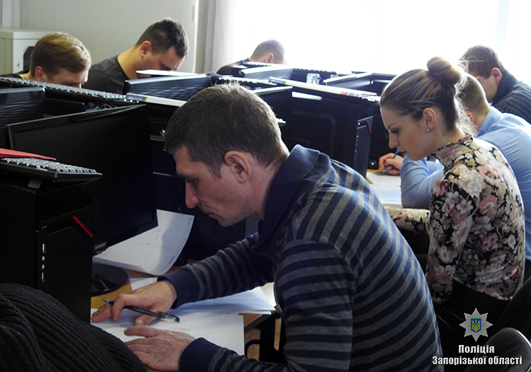 На Запоріжжі поліцейські пройшли професійно-психологічне тестування