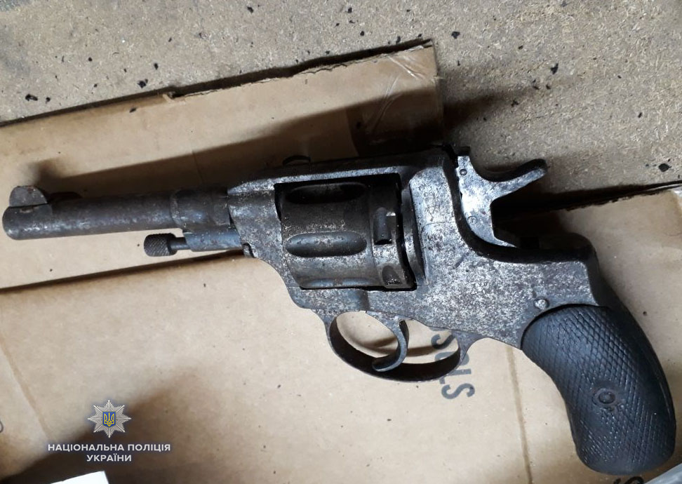 Поліцейські затримали групу, яка протягом кількох років скоювала крадіжки з ювелірних магазинів