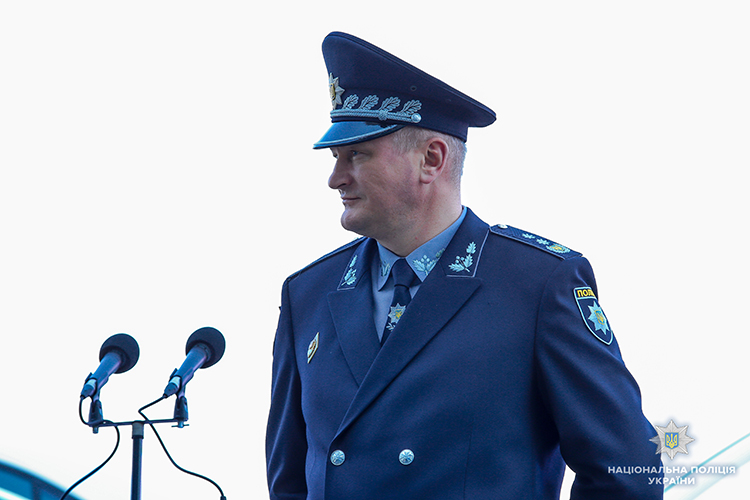 Президент України передав Нацполіції сучасні катери та автомобілі