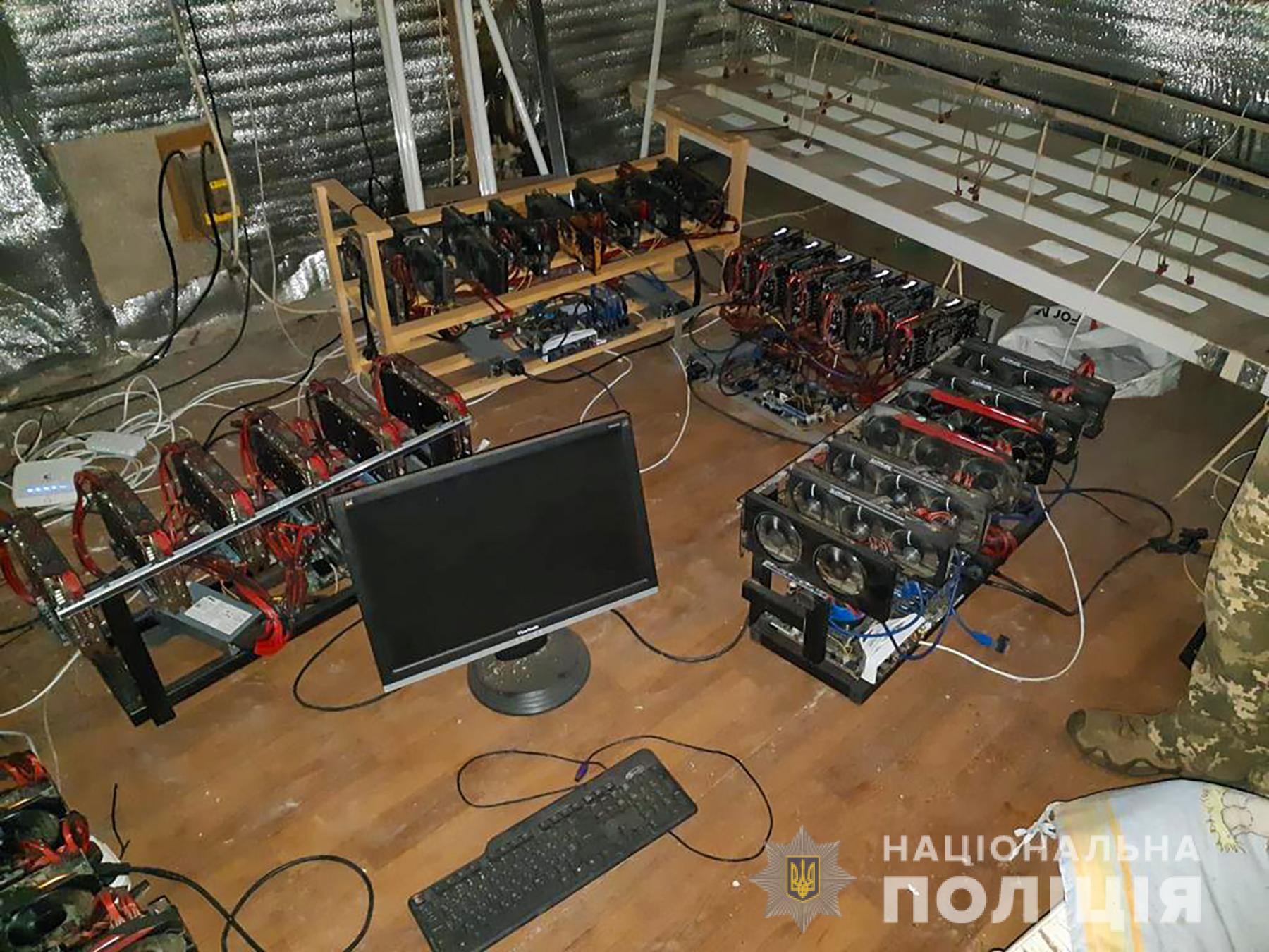 Z:\Фото\2022\червень\16\Нарко_крипт_СБУ\dbn_2.jpg