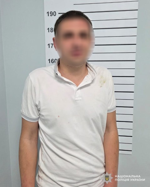у львові правоохоронці затримали зловмисника, який спричинив тілесні ушкодження патрульним поліцейським