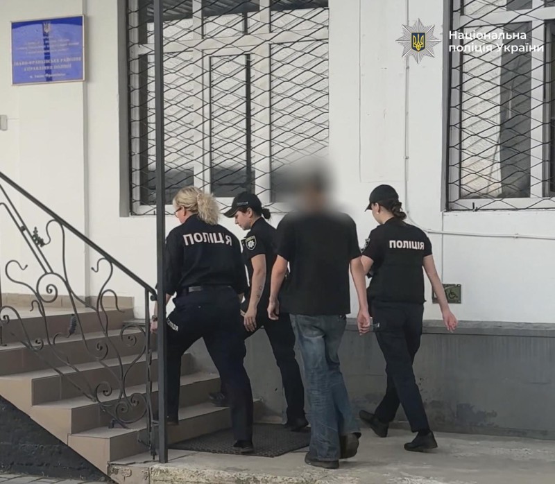 18-річного молодика та його 17-річного приятеля поліцейські притягнули до адміністративної відповідальності.