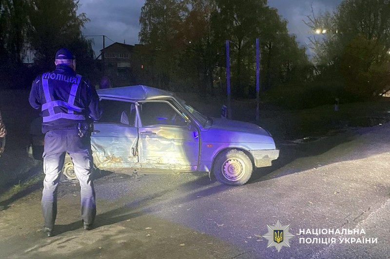 Авто з технічними пошкодженнями після зіткнення