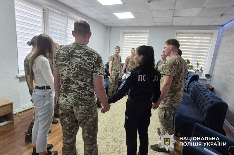 Фахівці сектору психологічного забезпечення поліції Полтавщини провели практичне заняття для учнів Полтавського ліцею з посиленою військово-фізичною підготовкою імені Віталія Грицаєнка Полтавської обласної ради