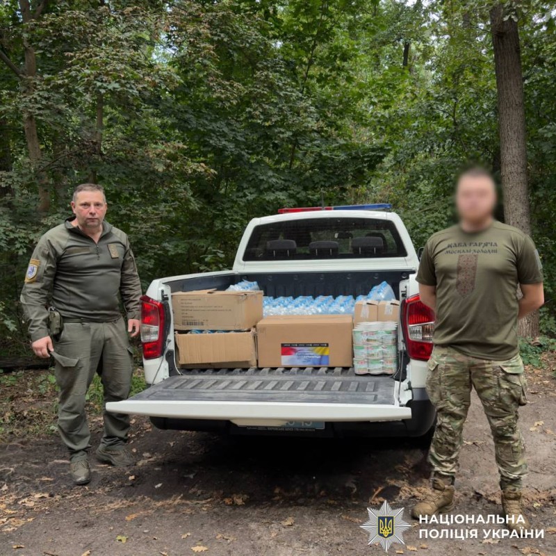 Поліцейські Харківщини передали допомогу бійцям 48-ї окремої артилерійської бригади ЗСУ