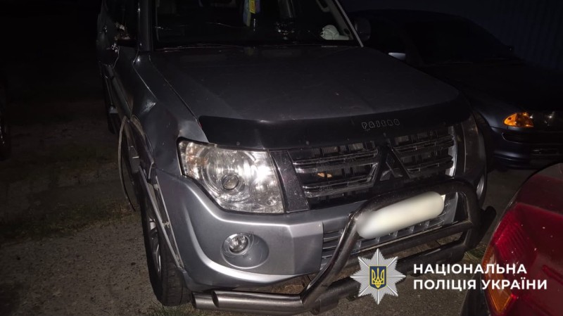 На фотографії зображено автомобіль, який є учасником ДТП.