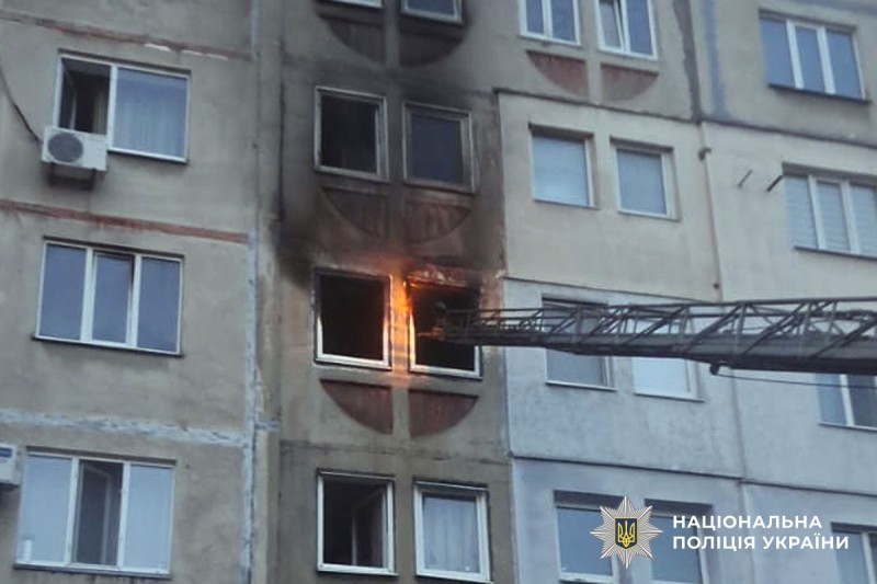 Поліція Полтавщини встановлює обставини пожежі, під час ліквідації якої виявлено чоловіка без ознак життя