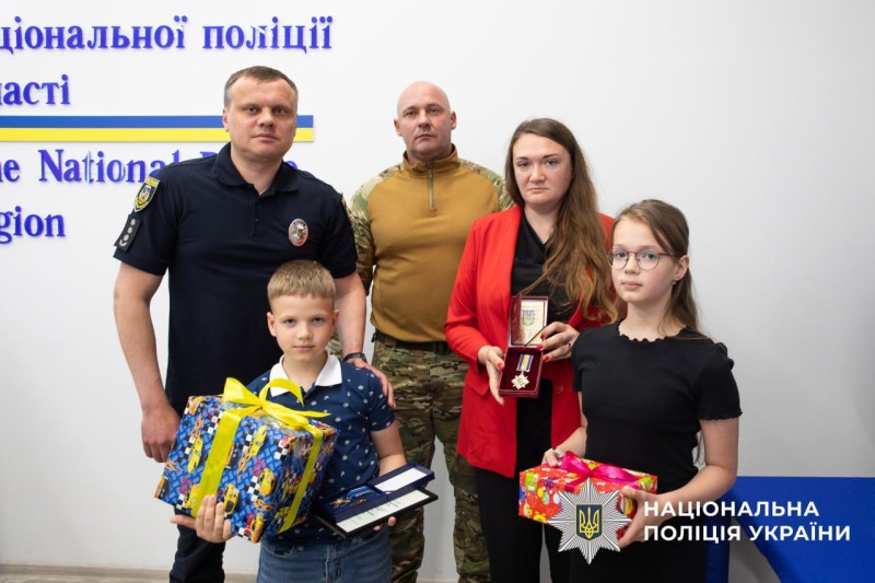 На фото учасники зустрічі з керівником Головного управління поліції Київщини.