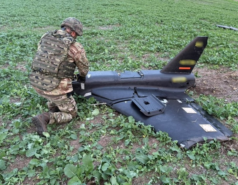 Вибухотехніки працюють