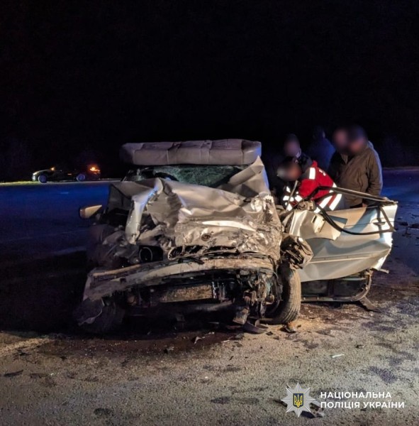 Пошкоджений автомобіль на місці ДТП