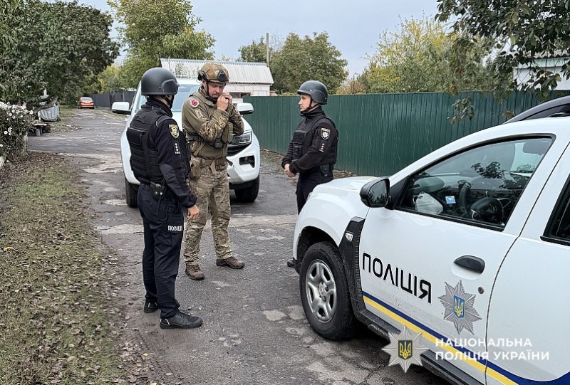 Вибухотехніки та слідчо-оперативна група поліції працює на місці події
