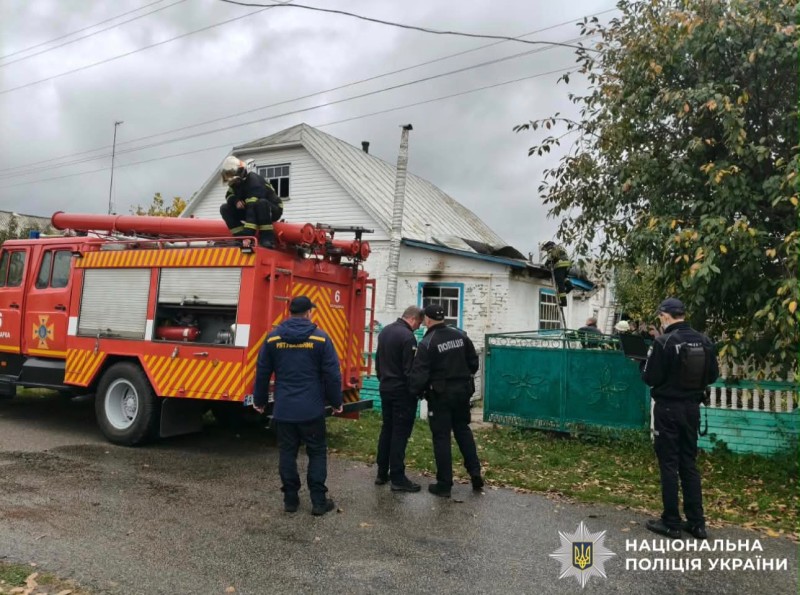 На фото зображені працівники, що прибули на виклик