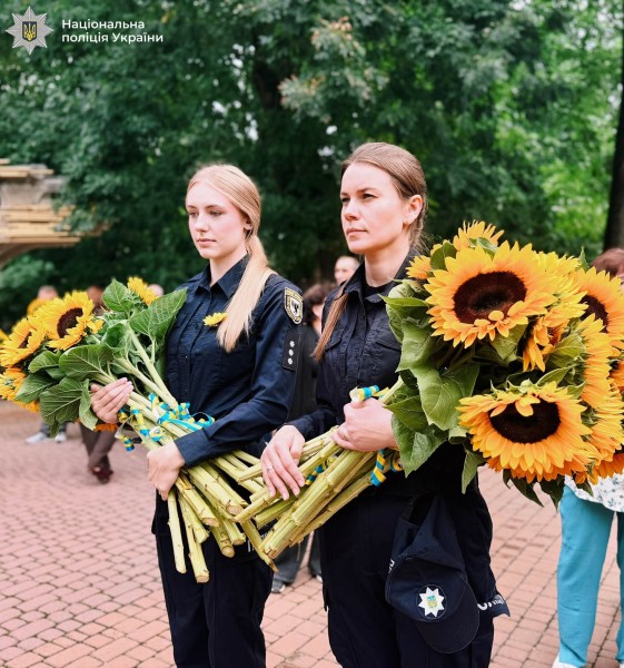 29 серпня в Україні вшановують пам’ять захисників і захисниць, які віддали свої життя за незалежність, суверенітет і територіальну цілісність нашої держави.