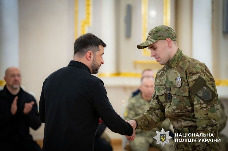 Президент нагородив орденом поліцейського Донеччини Руслана Курбатова