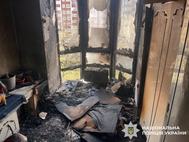 На фото зображена квартира яка зазнала пожежі