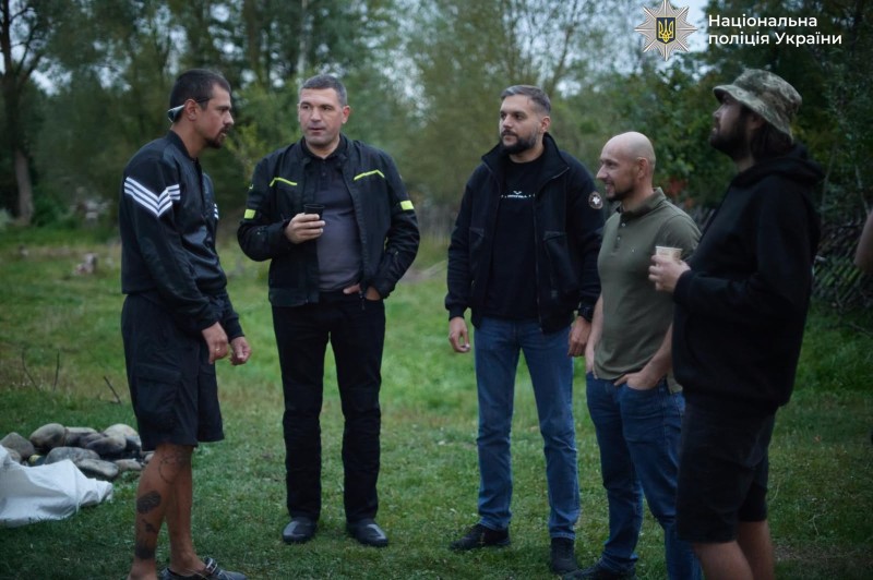 Після поранень багато звичних речей доводиться опановувати заново. І тут важливі не лише реабілітація чи протезування, а й прості речі — спілкування, активність, улюблені захоплення та люди поруч. Саме такий захід для ветеранів