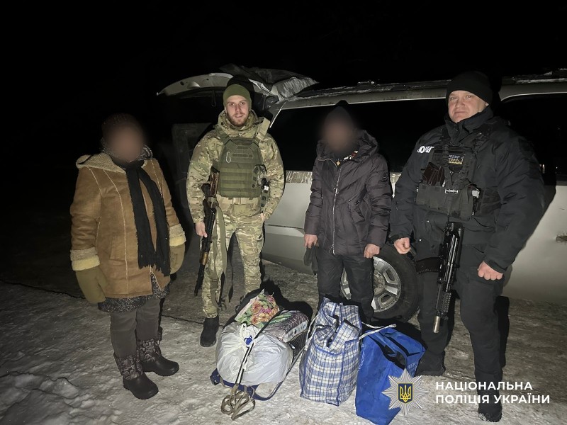 евакуація двох цивільних громадян