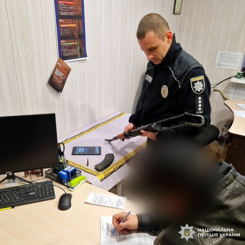 Прихована зброя – прихована небезпека: у Харкові поліція продовжує декларування зброї