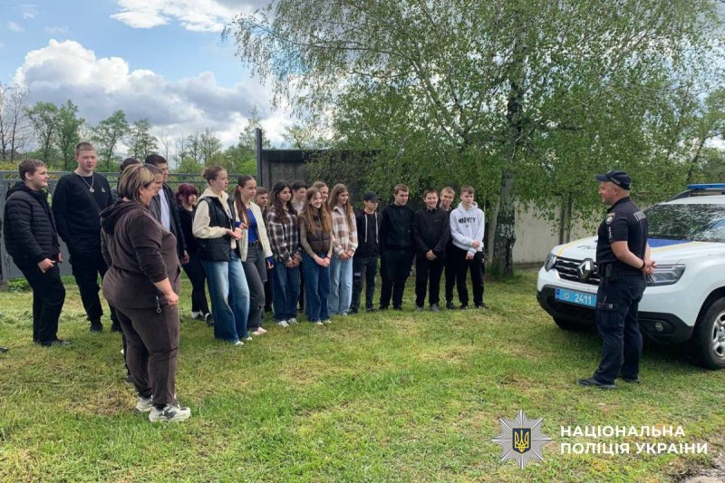 Поліцейські провели інтерактивне заняття з безпеки дорожнього руху для школярів Краснокутської громади