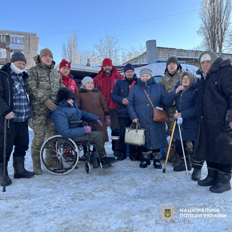 Поліцейські спецпідрозділу «Білий Янгол» продовжують здійснювати евакуацію мирного населення