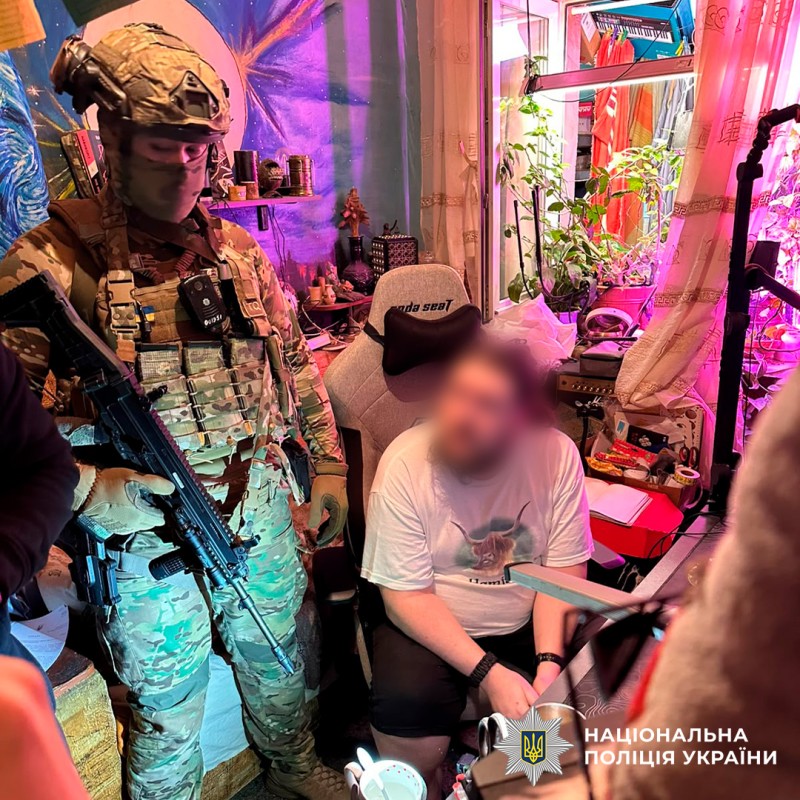 Поліцейські Харкова викрили чоловіка, який зберігав наркотики для подальшого збуту