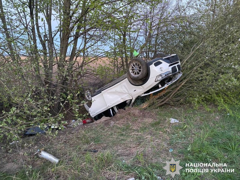На Вінниччині неповнолітній водій спровокував ДТП, внаслідок якої постраждало четверо підлітків