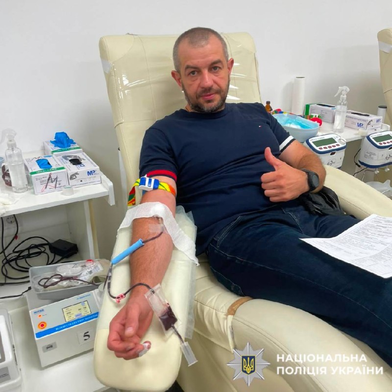 У Харкові поліцейські здали кров заради порятунку життів