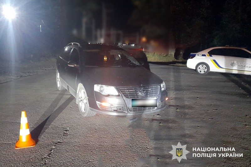 Автомобіль на дорозі після ДТП
