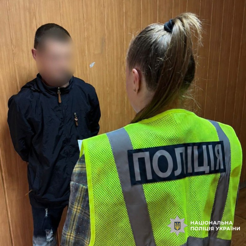 Поліцейські Харкова викрили чоловіка у скоєнні шахрайських дій в Слобідському районі