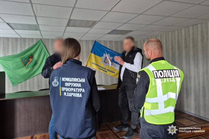 Жорстокість заради контенту: поліцейські Харківщини повідомили про підозру чоловіку, який нацьковував собаку на лисиць та поширював відео в соцмережах