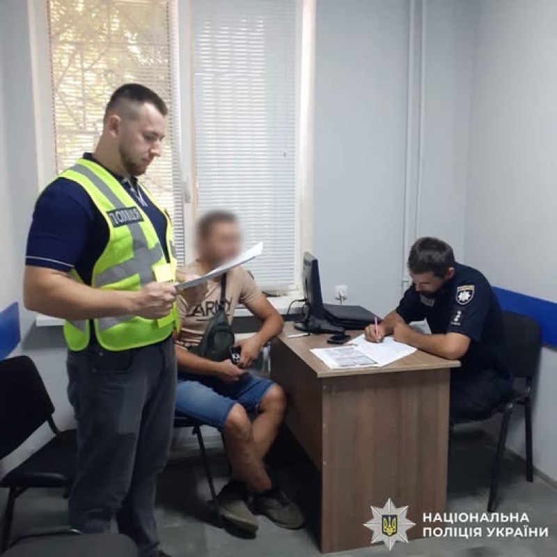 На Берестинщині поліцейські повідомили чоловіку про підозру у невиконанні рішення суду