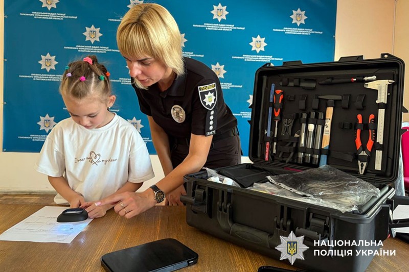 Вихованці літнього табору Першої гімназії імені Матвія Номиса завітали на пізнавальну екскурсію до Лубенського районного відділу поліції.
