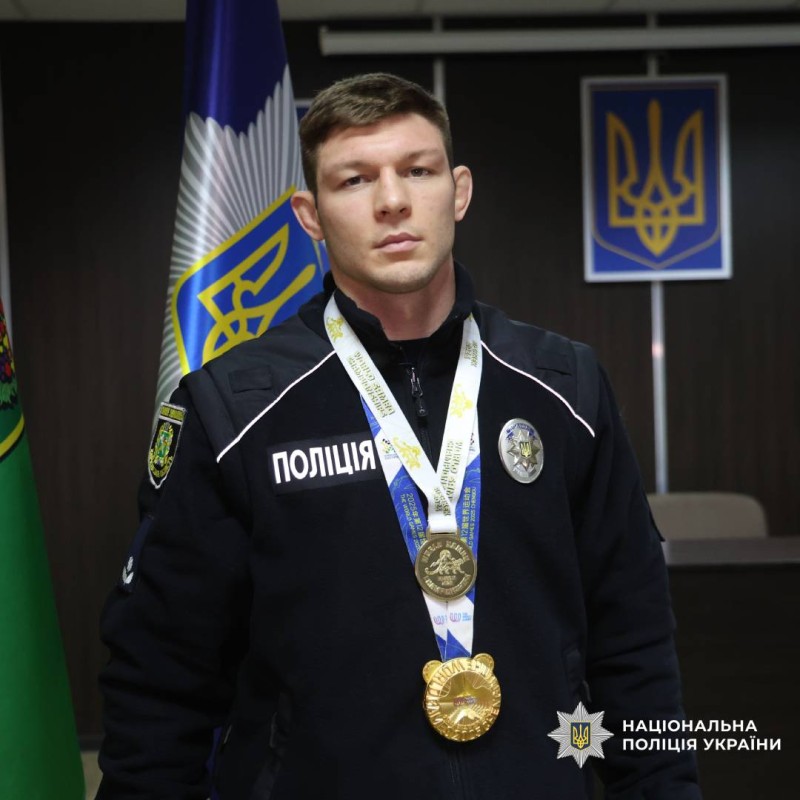 «Неможливе – можливе»: з таким гаслом по життю йде харківський поліцейський Владислав Руднєв