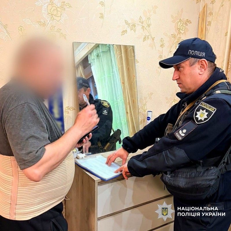 Погрози та образи: у Харкові поліцейські припинили факт домашнього насильства