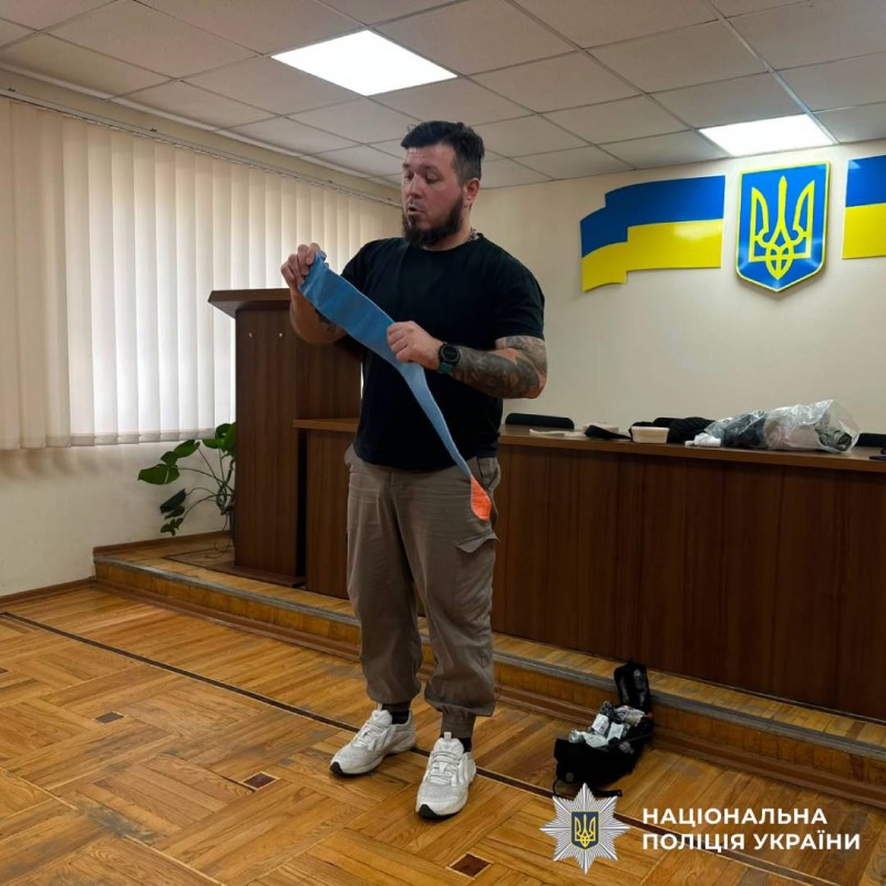 Критично важливі навички: поліцейські Харкова пройшли тренінг із домедичної допомоги