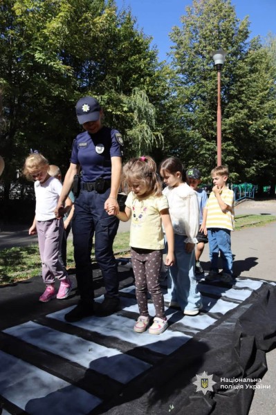 Про це дізнались учні Надвірнянського ліцею № 1 імені В’ячеслава Чорновола під час зустрічі з інспектором сектору Служби освітньої безпеки Надвірнянського районного відділу поліції Ганною Середюк.