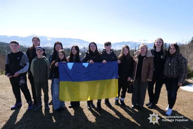 Цього разу для дітей підготували захопливу подорож мальовничими куточками Прикарпаття.
