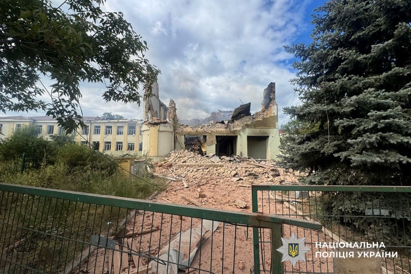 Зруйнована будівля