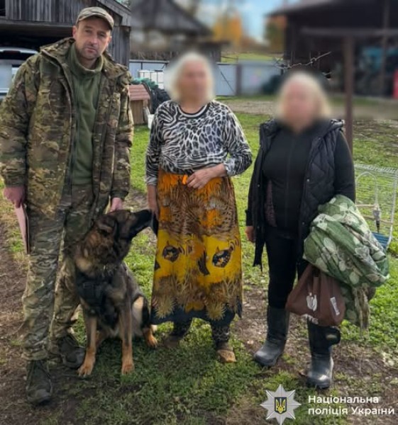 Тримав слід понад два кілометри: поліцейські Прикарпаття спільно зі службовою вівчаркою оперативно розшукали зниклу жінку