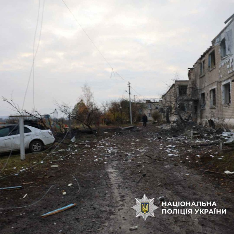 Зруйнована внаслідок обстрілу вулиця