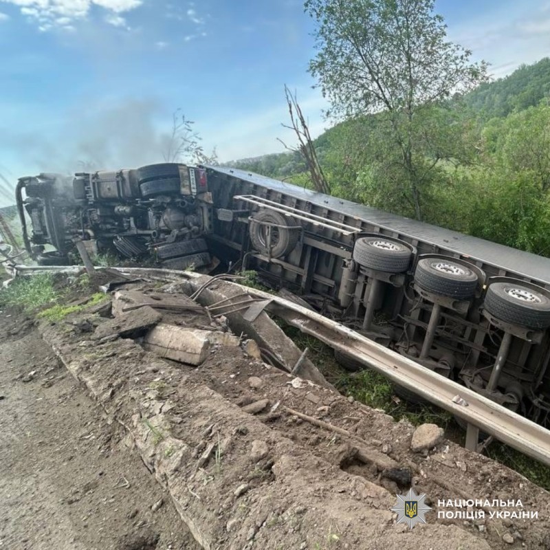 СБУ та поліція Харківщини документують наслідки воєнного злочину