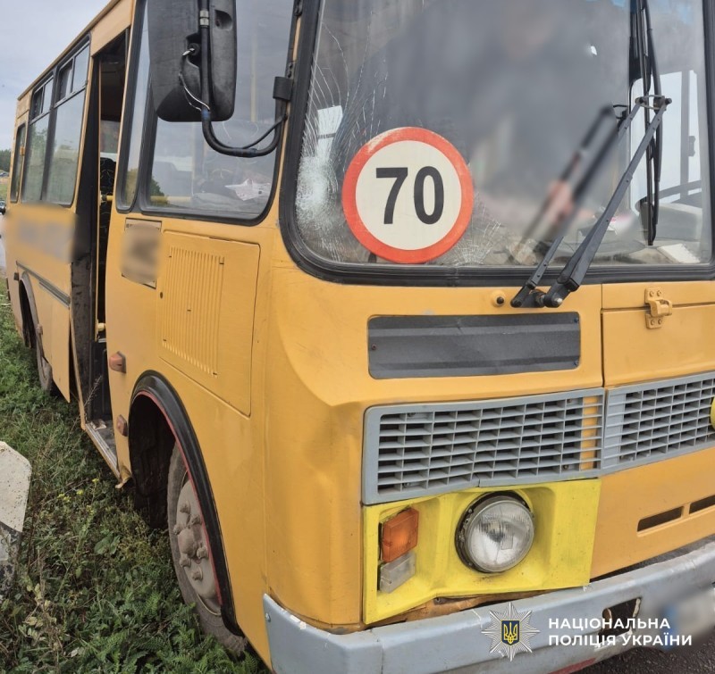 автобус на місці ДТП