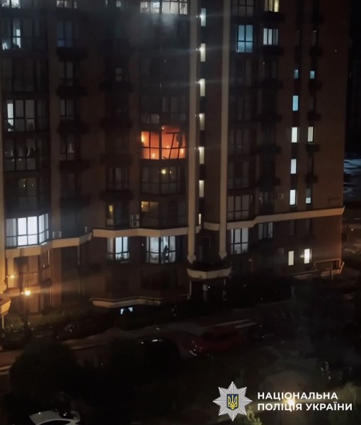 На фотографії зображено багатоповерхівку, в одній з квартир якої вибухнув інвертор.
