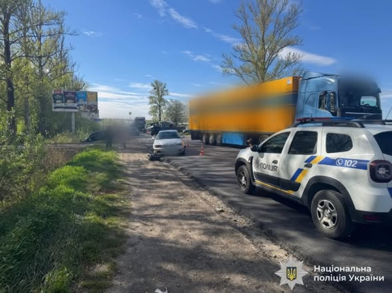 Поліція встановлює обставини автопригоди