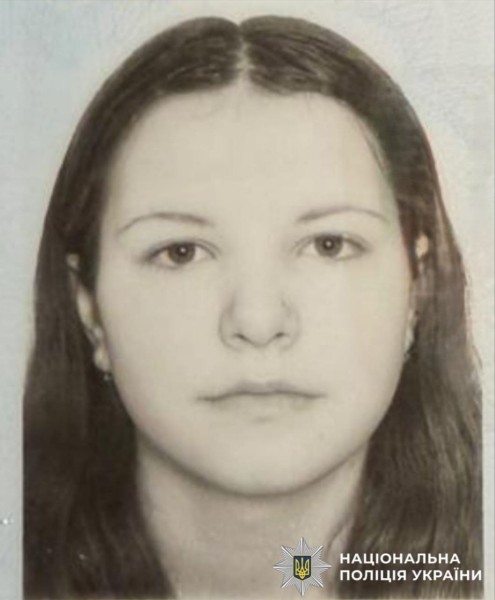 На фотографії зображено зниклу дитину.